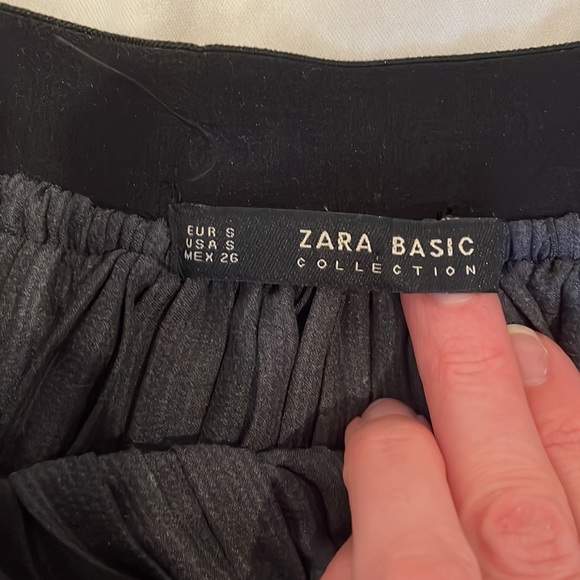 Zara Navy Pleated Skirt - Picture 4 of 7